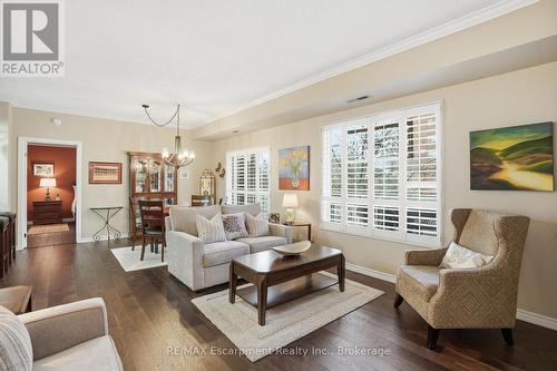 310 - 5188 Lakeshore Road, Burlington (Appleby), ON - Indoor Photo Showing Living Room