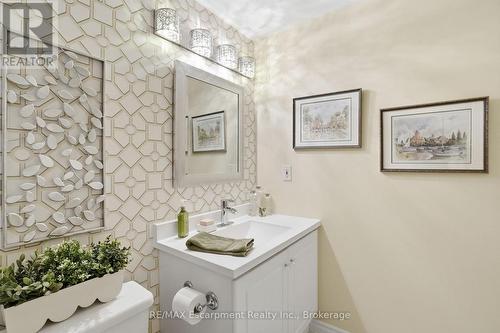310 - 5188 Lakeshore Road, Burlington (Appleby), ON - Indoor Photo Showing Bathroom