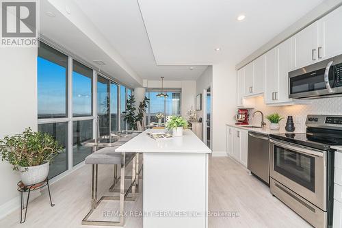 1506 - 15 Lynch Street, Brampton, ON - Indoor Photo Showing Kitchen With Upgraded Kitchen