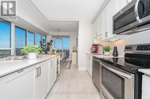 1506 - 15 Lynch Street, Brampton, ON - Indoor Photo Showing Kitchen With Upgraded Kitchen