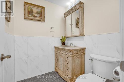 31 Bearwood Drive, Toronto, ON - Indoor Photo Showing Bathroom