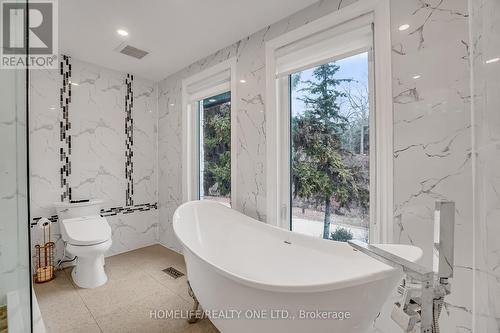 31 Bearwood Drive, Toronto, ON - Indoor Photo Showing Bathroom