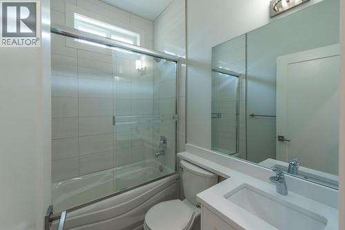 742 Kamloops Avenue Unit# 101, Penticton, BC - Indoor Photo Showing Bathroom