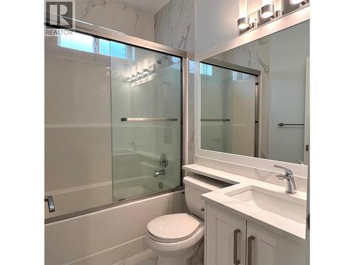 742 Kamloops Avenue Unit# 101, Penticton, BC - Indoor Photo Showing Bathroom