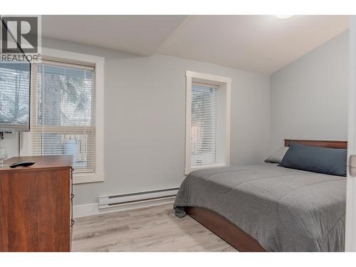 621 Turner Street, Warfield, BC - Indoor Photo Showing Bedroom