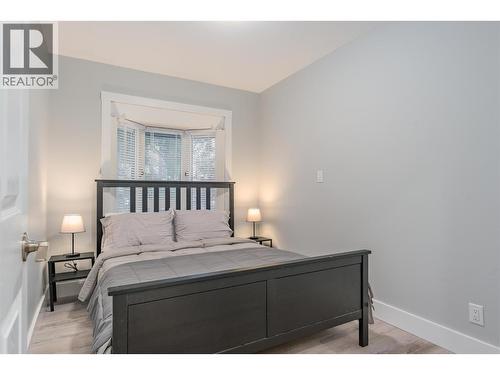 621 Turner Street, Warfield, BC - Indoor Photo Showing Bedroom