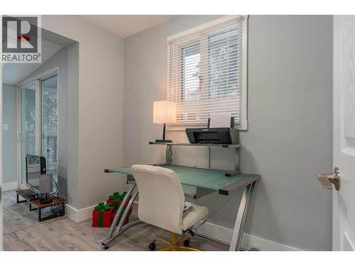 621 Turner Street, Warfield, BC - Indoor Photo Showing Other Room