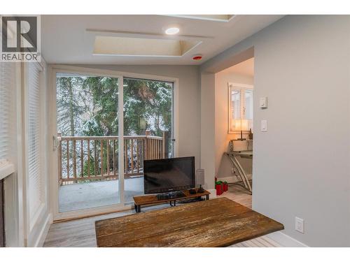 621 Turner Street, Warfield, BC - Indoor