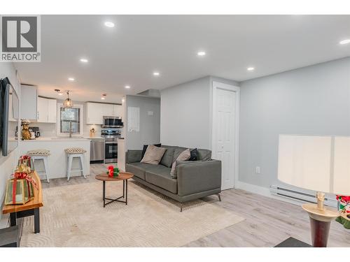 621 Turner Street, Warfield, BC - Indoor