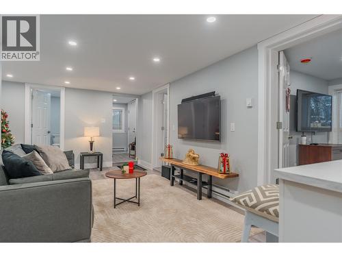 621 Turner Street, Warfield, BC - Indoor