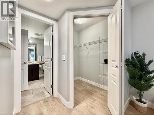 1099 Sunset Drive Unit# 324, Kelowna, BC - Indoor Photo Showing Other Room