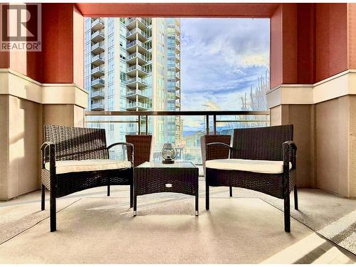 1099 Sunset Drive Unit# 324, Kelowna, BC - Outdoor With Balcony With Exterior