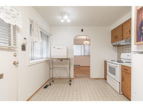 33569 5Th Avenue, Mission, BC - Indoor Photo Showing Kitchen