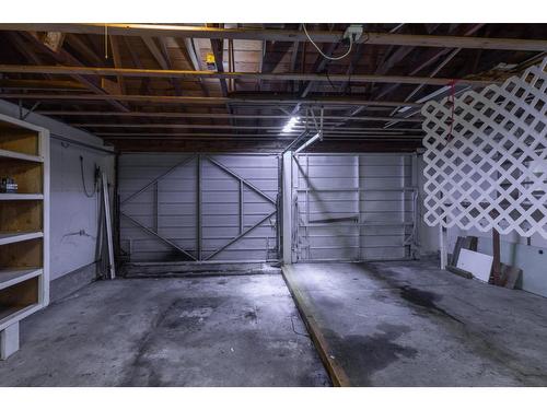 33569 5Th Avenue, Mission, BC - Indoor Photo Showing Garage