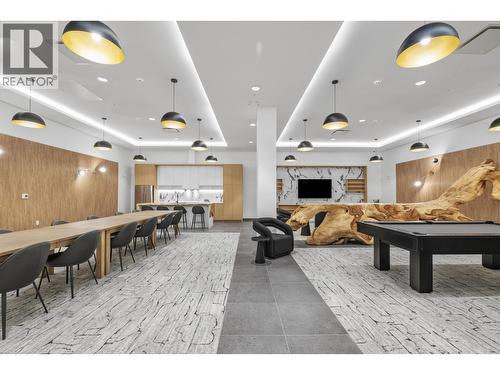 559 422 E 3Rd Street, North Vancouver, BC - Indoor Photo Showing Other Room