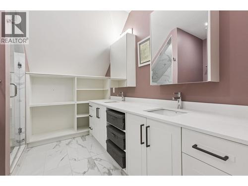 612 Brantford Street, New Westminster, BC - Indoor Photo Showing Bathroom