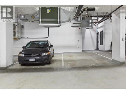 612 Brantford Street, New Westminster, BC - Indoor Photo Showing Garage