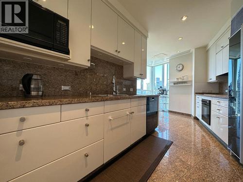 3002 388 Drake Street, Vancouver, BC - Indoor Photo Showing Kitchen