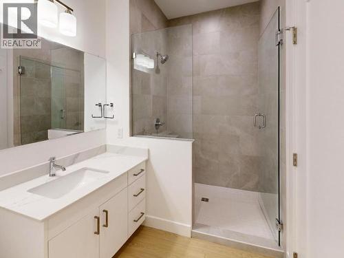 C303-6900 Burnaby Street, Powell River, BC - Indoor Photo Showing Bathroom