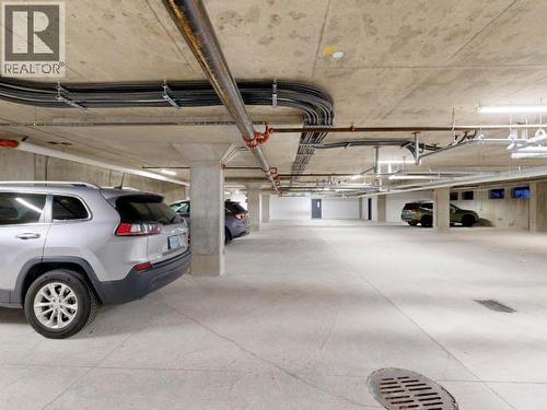 C303-6900 Burnaby Street, Powell River, BC - Indoor Photo Showing Garage