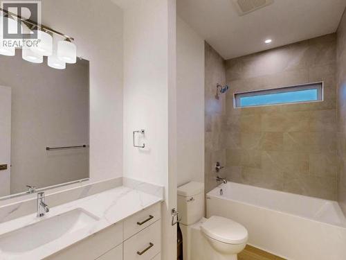 C204-6900 Burnaby Street, Powell River, BC - Indoor Photo Showing Bathroom