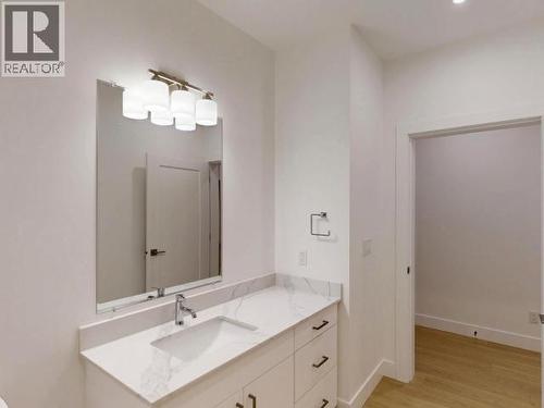 C202-6900 Burnaby Street, Powell River, BC - Indoor Photo Showing Bathroom