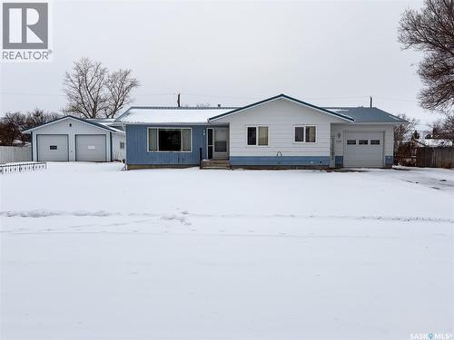 120 6Th Street E, Ponteix, SK - Outdoor