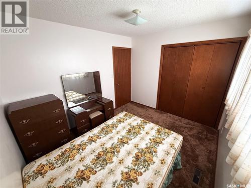 120 6Th Street E, Ponteix, SK - Indoor Photo Showing Bedroom