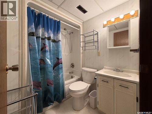 120 6Th Street E, Ponteix, SK - Indoor Photo Showing Bathroom