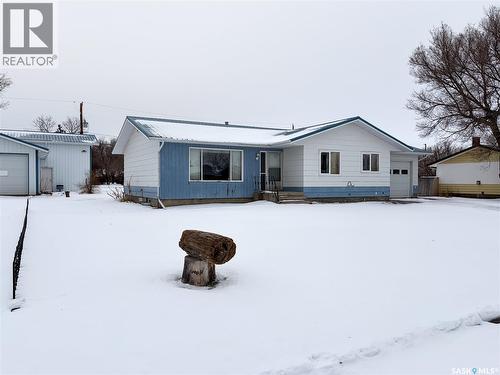 120 6Th Street E, Ponteix, SK - Outdoor