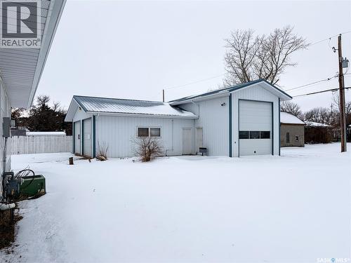 120 6Th Street E, Ponteix, SK - Outdoor