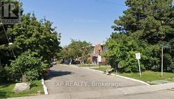 38 - 4 SAN MARINO WAY  Toronto, ON M3N 2Y3