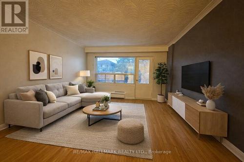 237 Pannahill Road, Toronto, ON - Indoor Photo Showing Living Room
