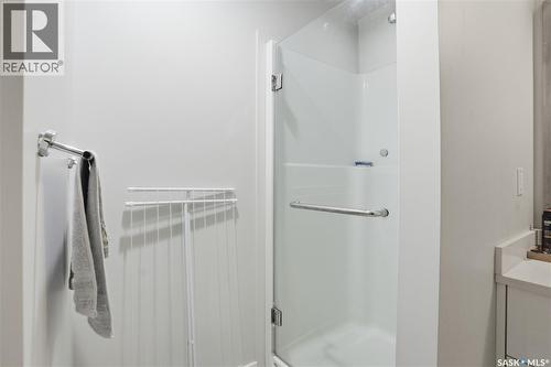 106 410 Ledingham Way, Saskatoon, SK - Indoor Photo Showing Bathroom