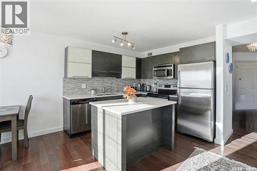 106 410 Ledingham Way, Saskatoon, SK - Indoor Photo Showing Kitchen With Stainless Steel Kitchen With Upgraded Kitchen