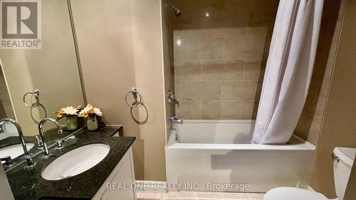 105W - 500 Queens Quay W, Toronto, ON - Indoor Photo Showing Bathroom