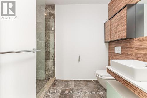 3503 - 75 St Nicholas Street, Toronto, ON - Indoor Photo Showing Bathroom