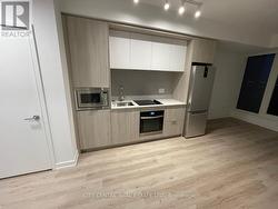 4012 - 395 SQUARE ONE DRIVE  Mississauga, ON L5B 0P6