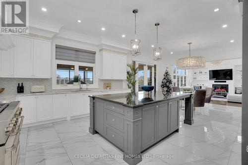 78 Mizuno Crescent, Vaughan, ON - Indoor Photo Showing Kitchen With Upgraded Kitchen