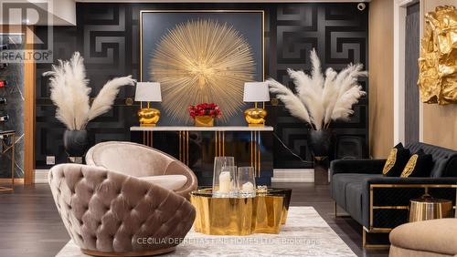 78 Mizuno Crescent, Vaughan, ON - Indoor Photo Showing Living Room