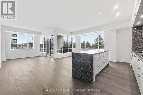 205 - 259 The Kingsway, Toronto, ON - Indoor Photo Showing Other Room