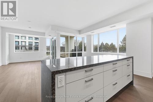 205 - 259 The Kingsway, Toronto, ON - Indoor