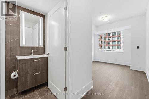 205 - 259 The Kingsway, Toronto, ON - Indoor