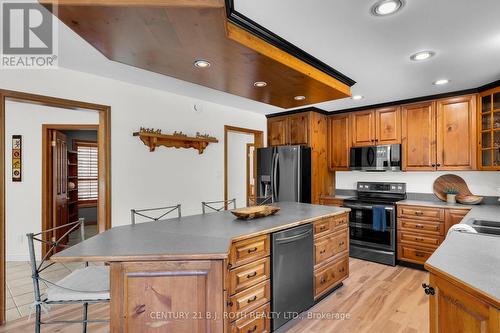 256 Denney Drive, Essa, ON - Indoor Photo Showing Kitchen