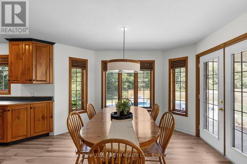256 Denney Drive, Essa, ON - Indoor Photo Showing Dining Room