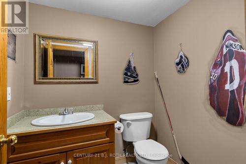 256 Denney Drive, Essa, ON - Indoor Photo Showing Bathroom