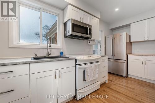 9 Elizabeth Avenue, Kingston (West Of Sir John A. Blvd), ON - Indoor Photo Showing Kitchen
