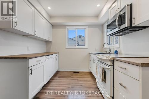 9 Elizabeth Avenue, Kingston (West Of Sir John A. Blvd), ON - Indoor Photo Showing Kitchen