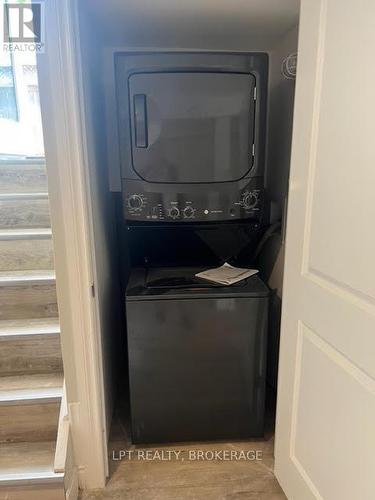9 Elizabeth Avenue, Kingston (West Of Sir John A. Blvd), ON - Indoor Photo Showing Laundry Room