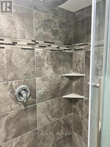 9 Elizabeth Avenue, Kingston (West Of Sir John A. Blvd), ON - Indoor Photo Showing Bathroom